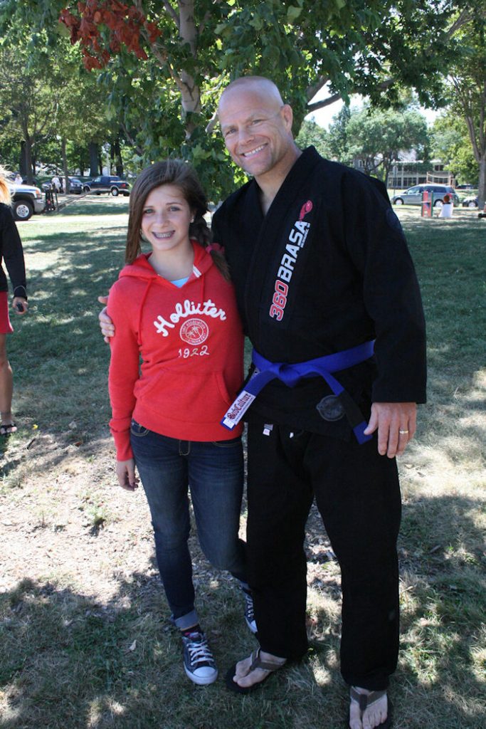 2011-08-28 360-BJJ picnic Scott and Alyssa